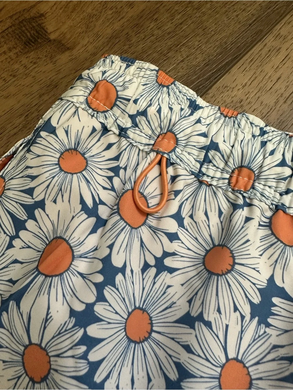 NWT!‎ Goodfellow Men's Swim Trunks, Above Knee, Daisies, Resortwear, Stretch, M